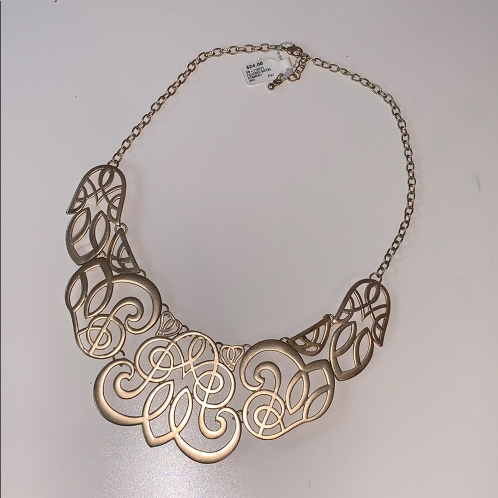 NWT francesca’s statement necklace